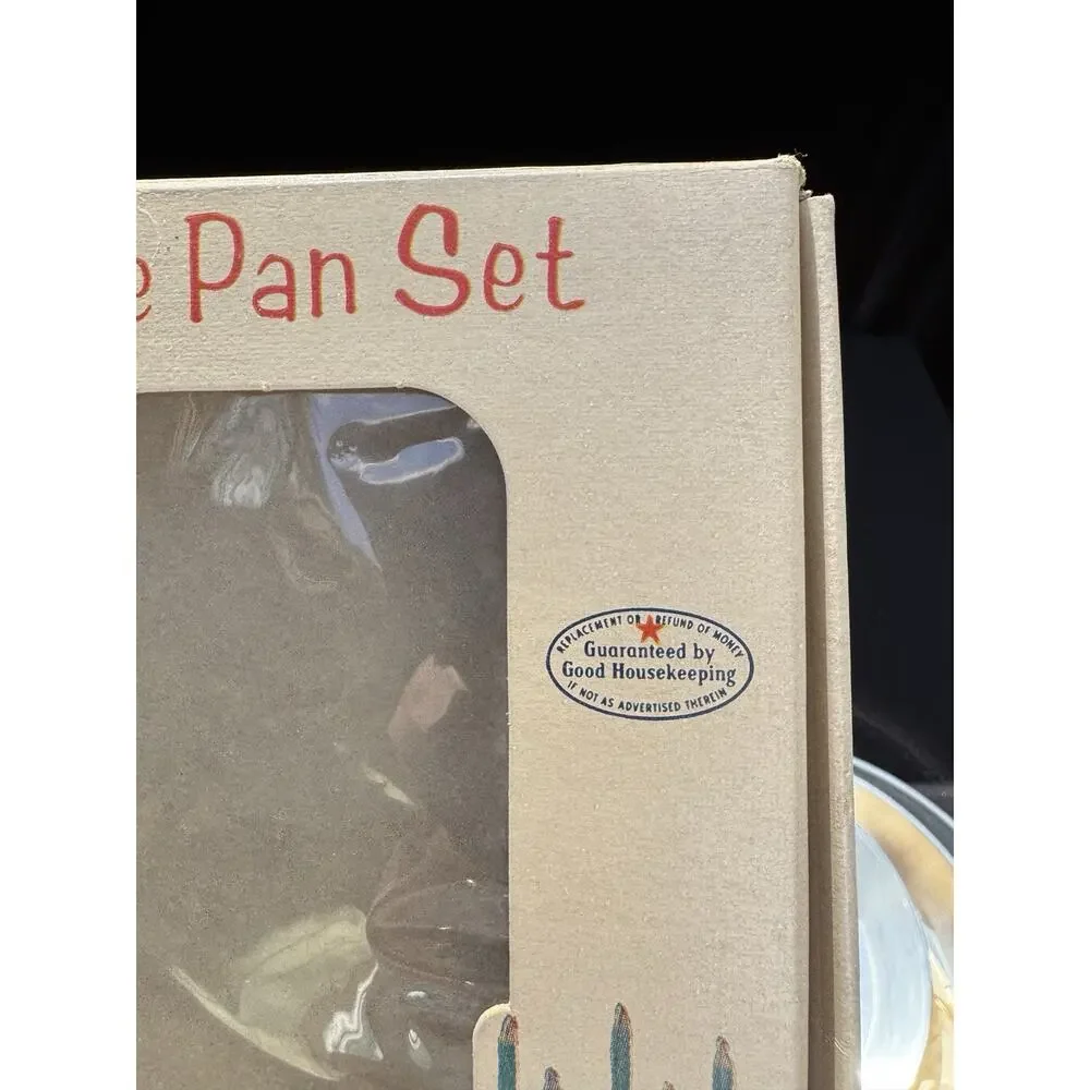 Vintage Mirro 4-Tier Cake Pan Set FT-902 Original Box Mid Century Wedding Cake